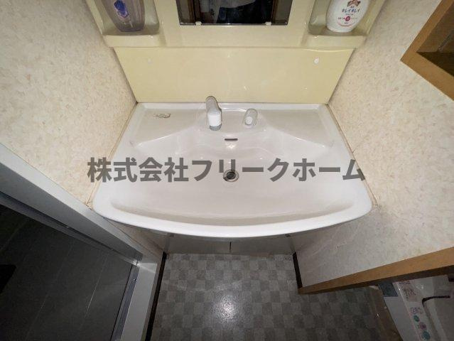 小金井市梶野町４丁目の賃貸マンションの洗面所