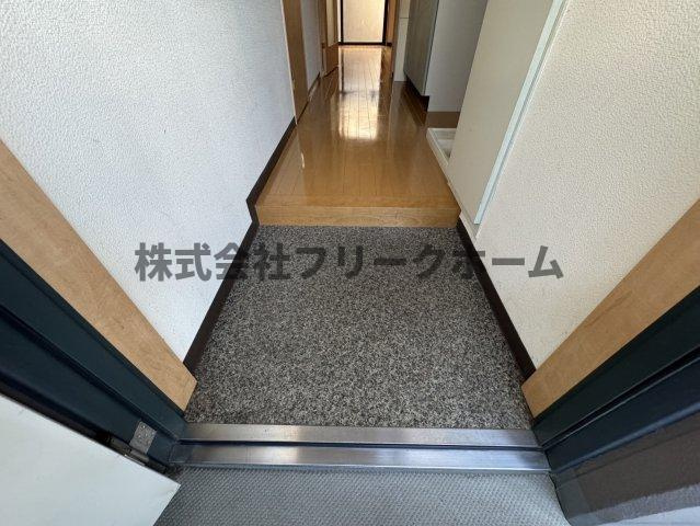 小金井市梶野町４丁目の賃貸マンションの玄関