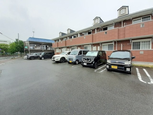 ファースト　アベニューの駐車場
