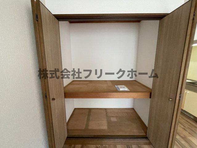 小金井市東町４丁目のアパートの収納