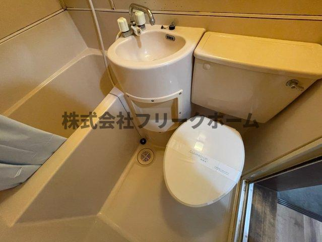 小金井市東町４丁目のアパートのトイレ