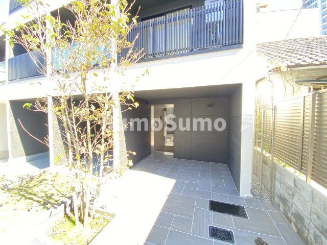 世田谷区上馬２丁目の賃貸マンションのエントランス