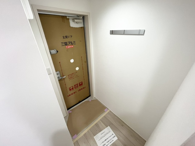 フジパレス北野田Ⅵ番館の玄関
