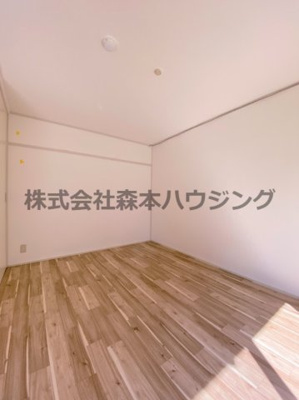 【洋室】 | 　松栄畷ハイツ | 広々とした洋室です