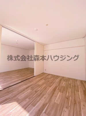 【洋室】 | 　松栄畷ハイツ | きれいな洋室です