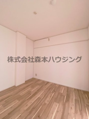 【洋室】 | 　松栄畷ハイツ | 使いやすい洋室です