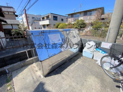 【その他共用部分】 | 　松栄畷ハイツ | 専用ごみ置き場です