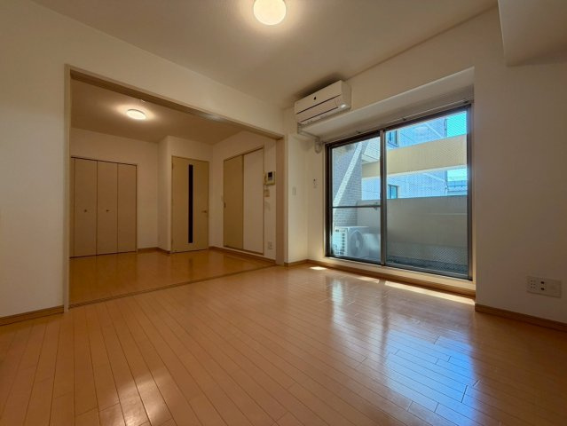 セントロイヤルクラブ谷町の居間・リビング