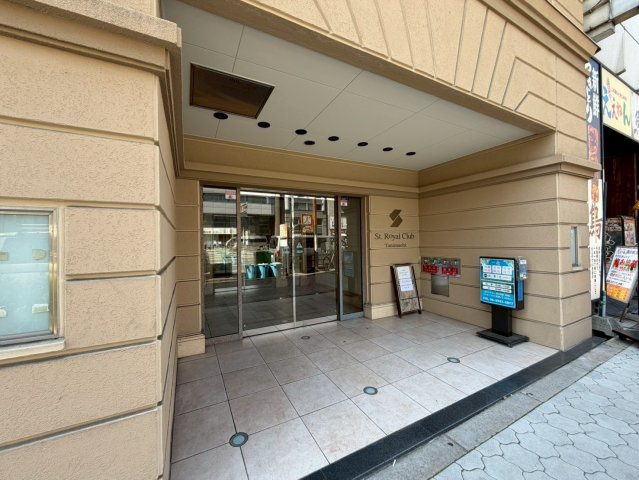 セントロイヤルクラブ谷町のエントランス