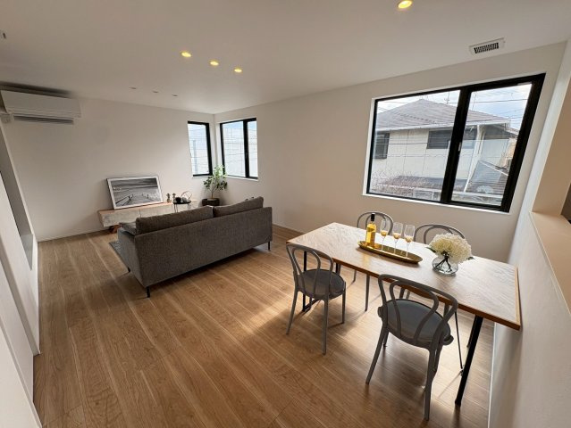 小束山２丁目　新築戸建て　の居間・リビング