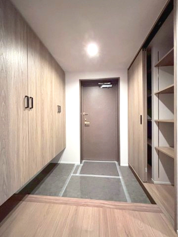 パシフィック発寒駅前壱番館の玄関