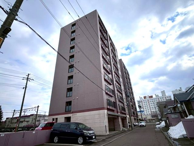 パシフィック発寒駅前壱番館の外観