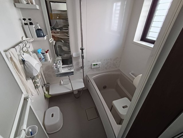 西条市大町396-2　中古戸建の浴室