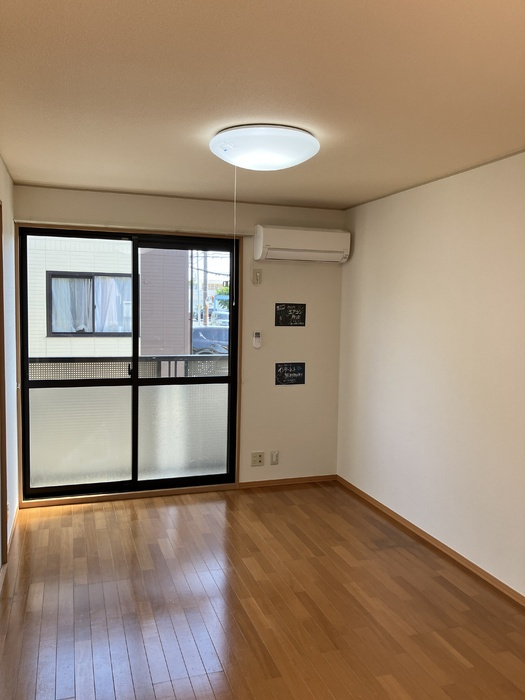 ハウジング島田　A棟の居間・リビング