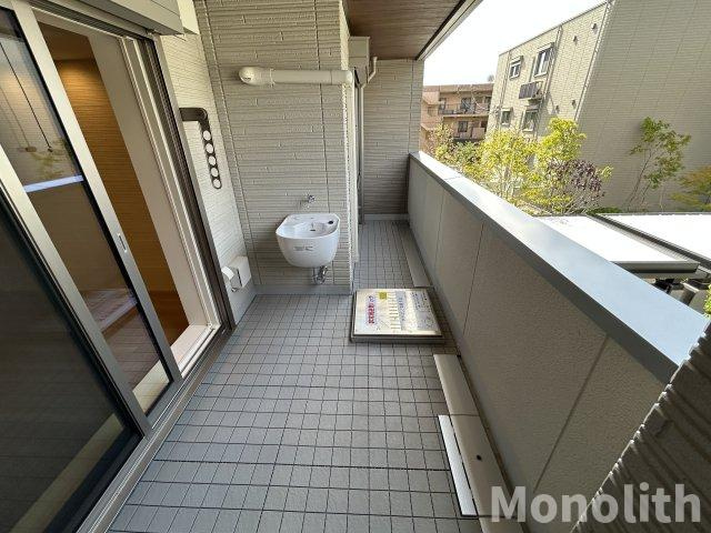 アルテーヌ浜寺元町B棟のバルコニー