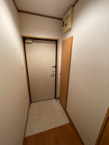サリナスの玄関