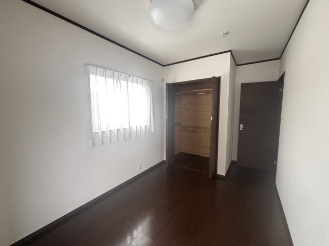 【洋室】 | 西区島崎6丁目