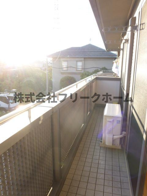 杉並区松庵１丁目のアパートのバルコニー