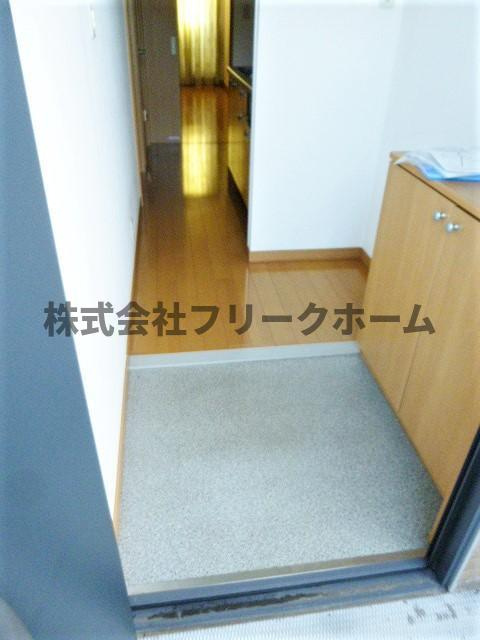 杉並区松庵１丁目のアパートの玄関