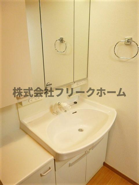 杉並区松庵１丁目のアパートの洗面所