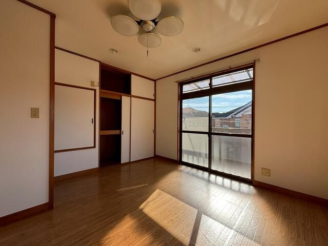 三咲５丁目戸建の居間・リビング