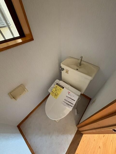 三咲５丁目戸建のトイレ