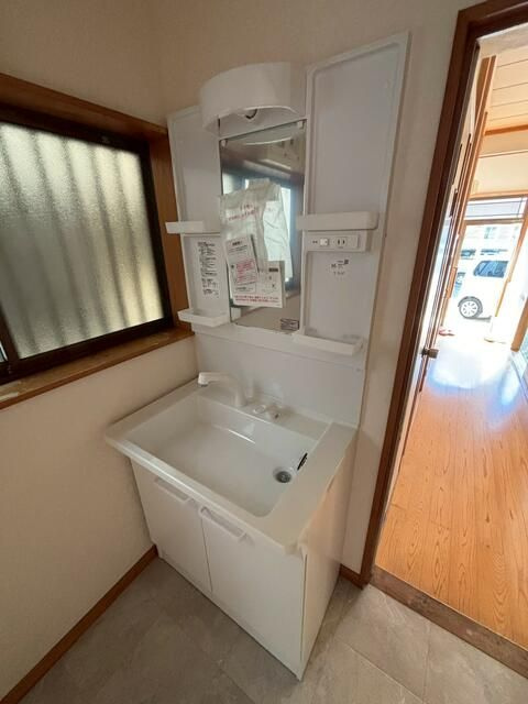 三咲５丁目戸建の洗面所