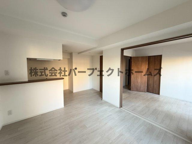 ボンヌ・サンテ枚方公園駅前の居間・リビング|ゆったりとした居間です