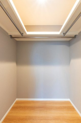 【収納】 | パークタウン茨木市東奈良　新築戸建て | 【現地モデルハウス写真】収納♪
ウォークインクローゼット付きで、お部屋もスッキリ♪
