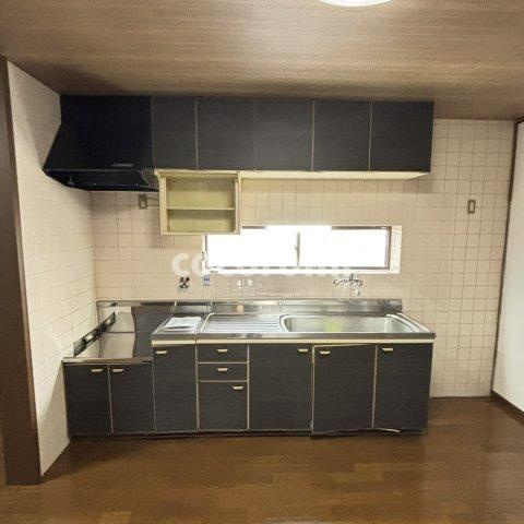 川勝町車庫付き戸建てのキッチン