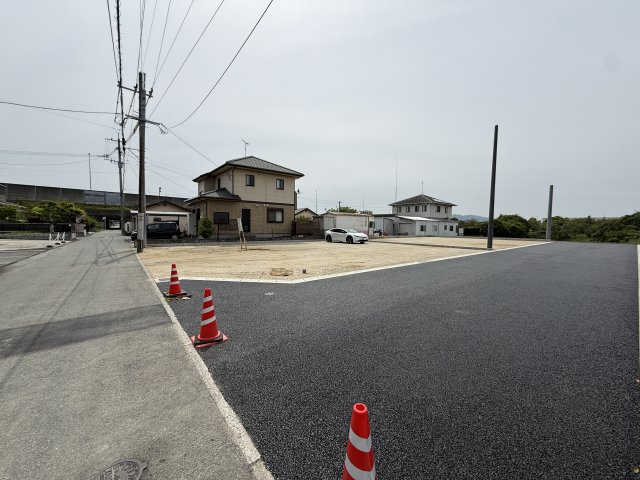 室岡3区画分譲地の外観