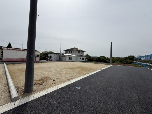 室岡3区画分譲地の外観