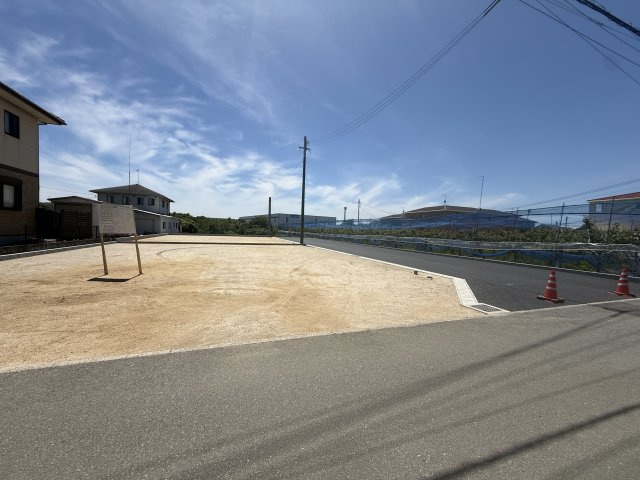 室岡3区画分譲地の外観