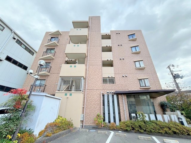 メゾンラリーブ