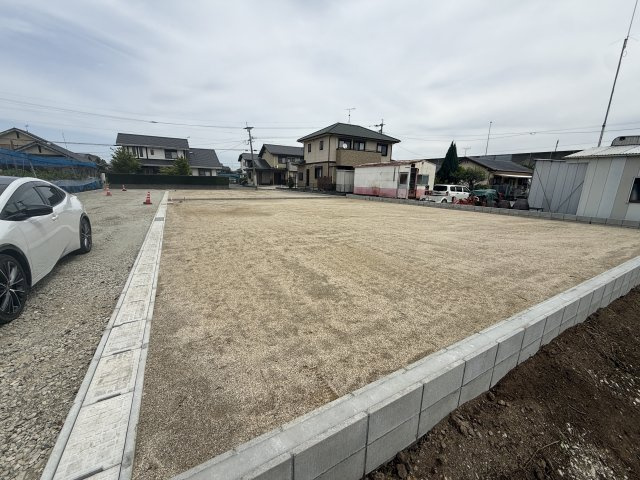 室岡3区画分譲地の外観