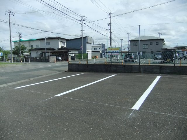 若葉町１丁目駐車場