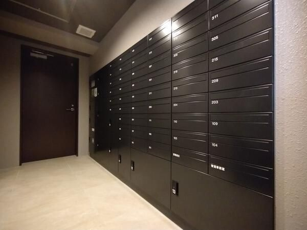 クレイシアＩＤＺ祐天寺Ⅱのロビー