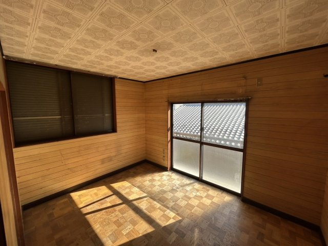 岡崎市矢作町池田の洋室
