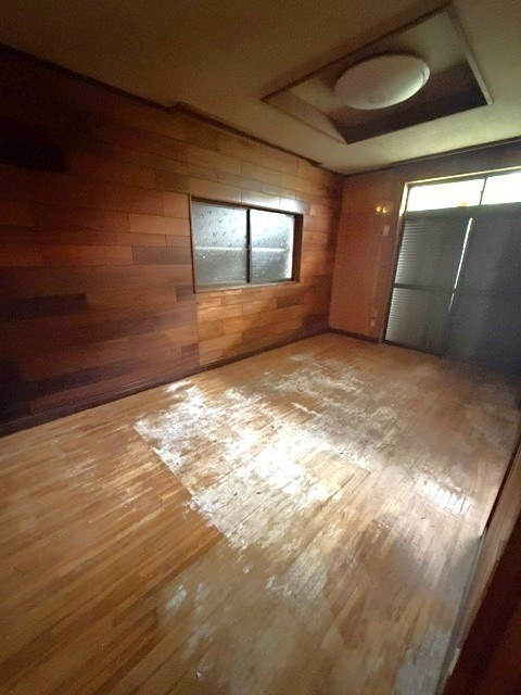 岡崎市矢作町池田の洋室