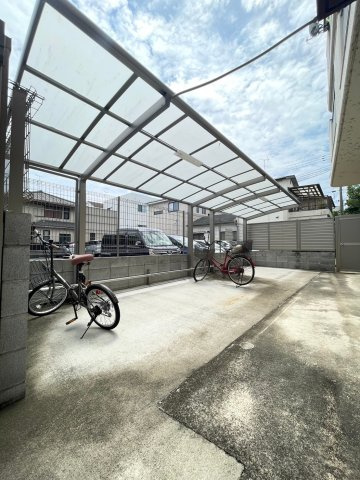 エーデルハイムの駐車場