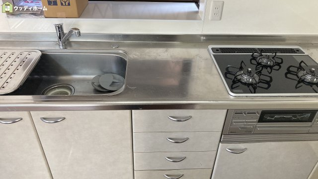 越谷市恩間　中古一戸建てのキッチン