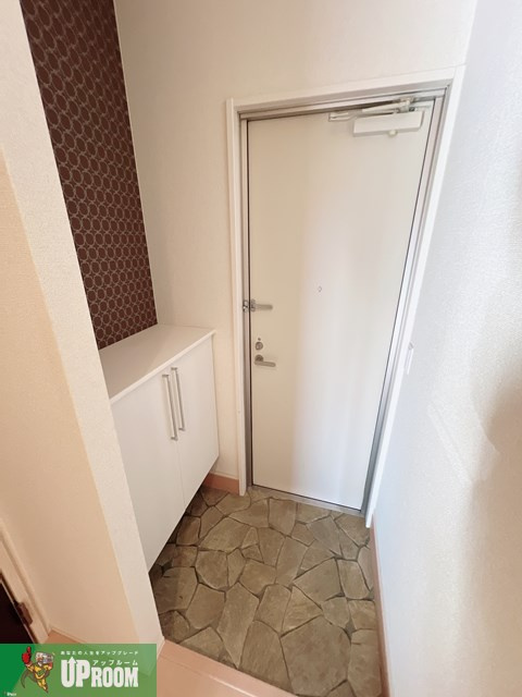 ネオステージの玄関