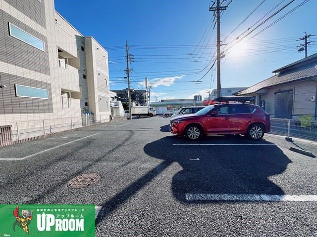 ネオステージの駐車場