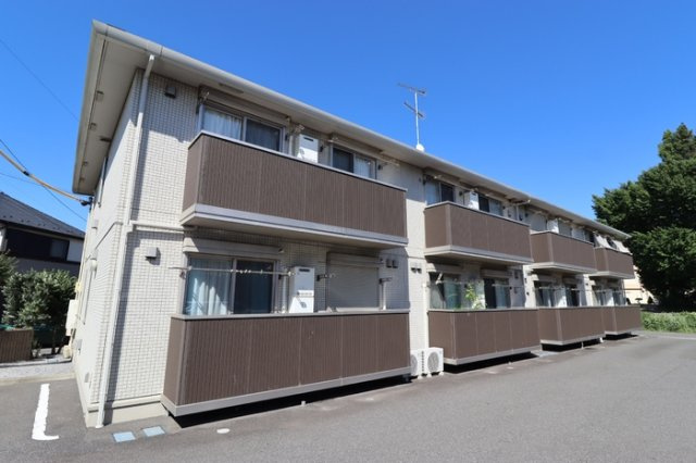シャインハイツの外観