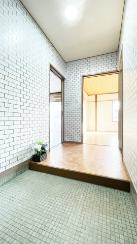 ことぶきマンションの玄関