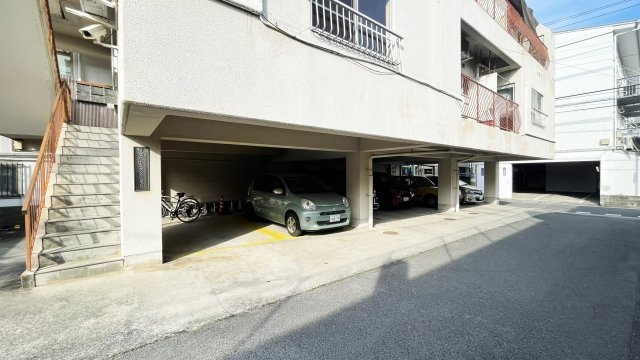 ことぶきマンションの駐車場