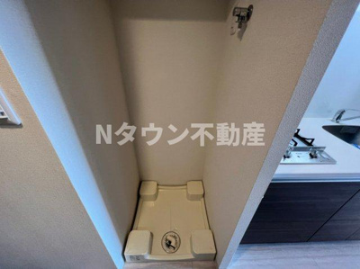 【設備】 | プレサンスNAGOYA本陣 | 洗濯機置き場です。