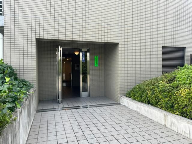 エルハイツ成増のエントランス