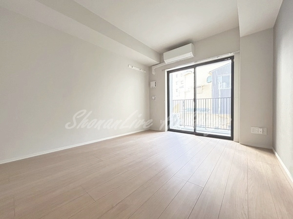 平塚市明石町の賃貸マンションの居間・リビング