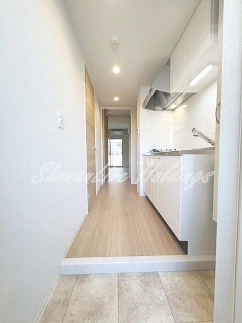 平塚市明石町の賃貸マンションの玄関